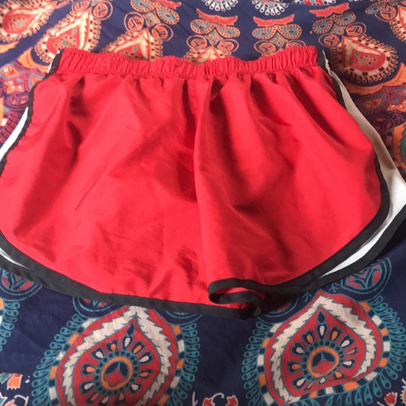 Red Nike shorts size medium-true to size - Picture 2 of 3